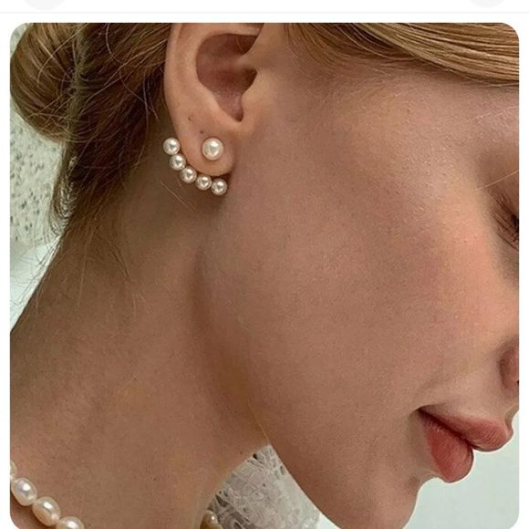 Jewelry - Gold Pearl Earrings